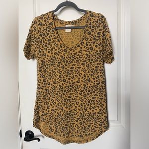 Leopard print v neck tee